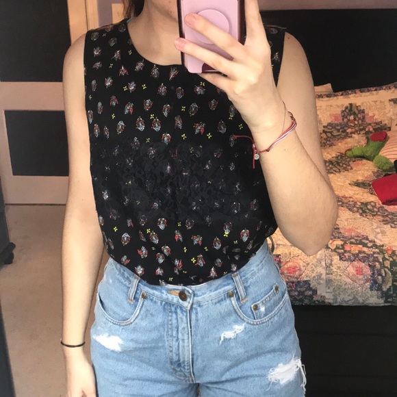 patterned crop top - Picture 2 of 3